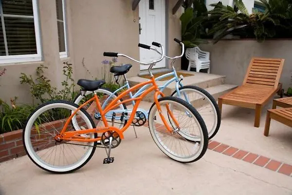Charming With Parking, Bikes, Walk To *