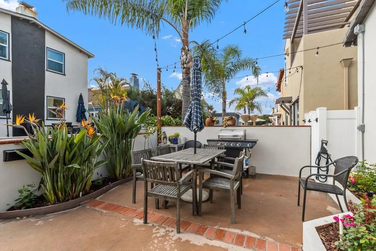 Charming With Parking, Bikes, Walk To
