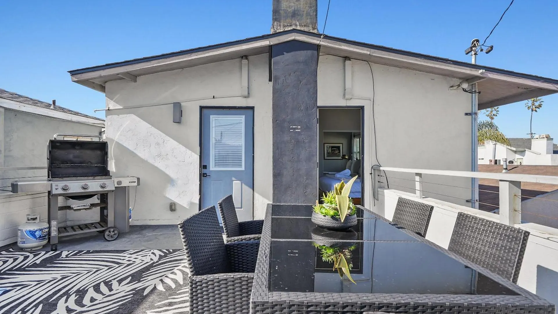 Mission Escape Near Ocean And Bay With Private Balcony Bbq And Garage Parking Holiday home San Diego