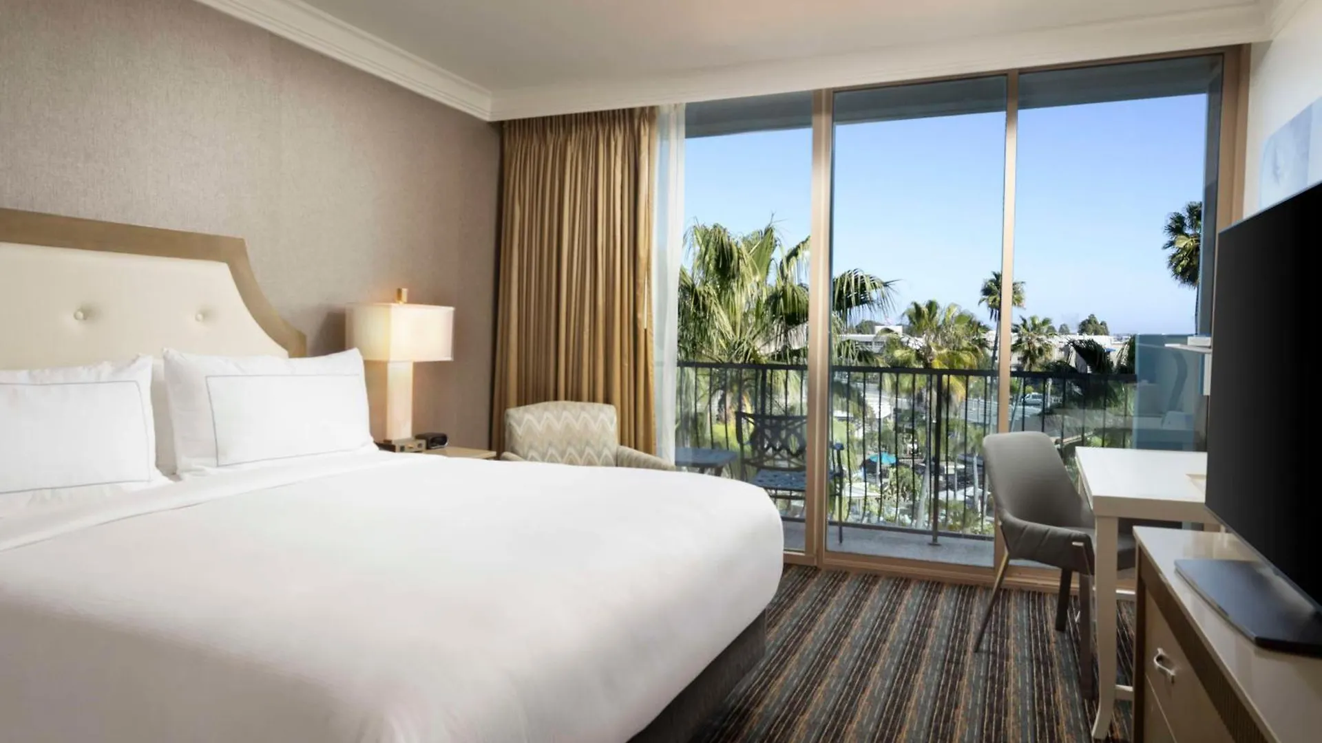 Doubletree By Hilton Bayside San Diego