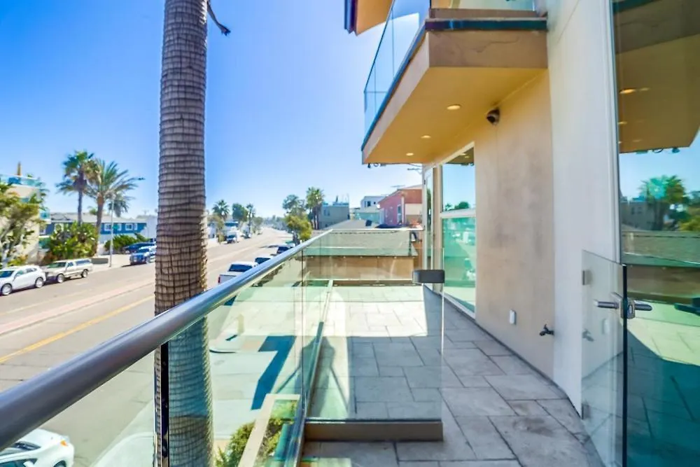 Ocean Breeze 2 Holiday home *