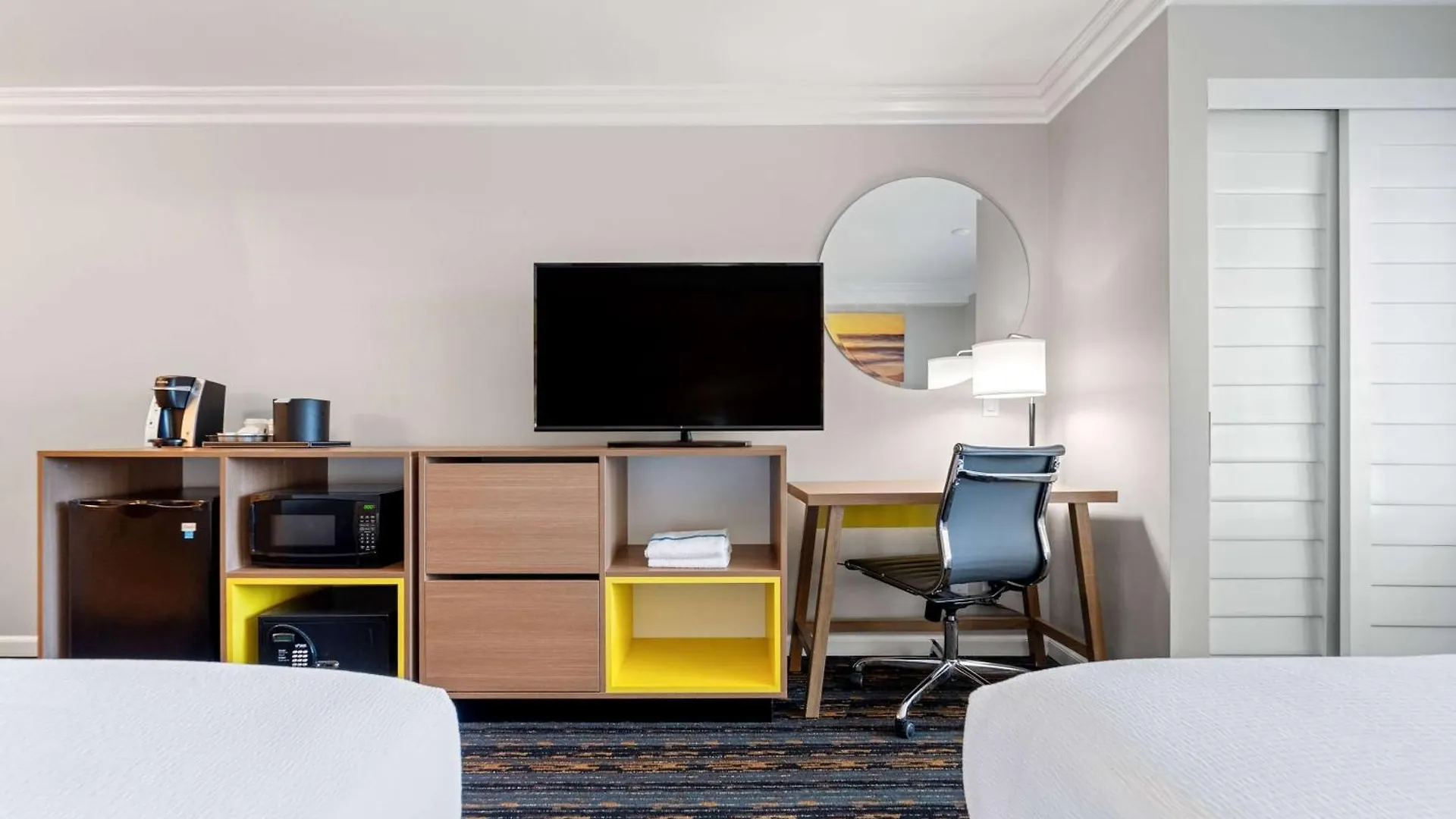 Days By Wyndham Circle Hotel