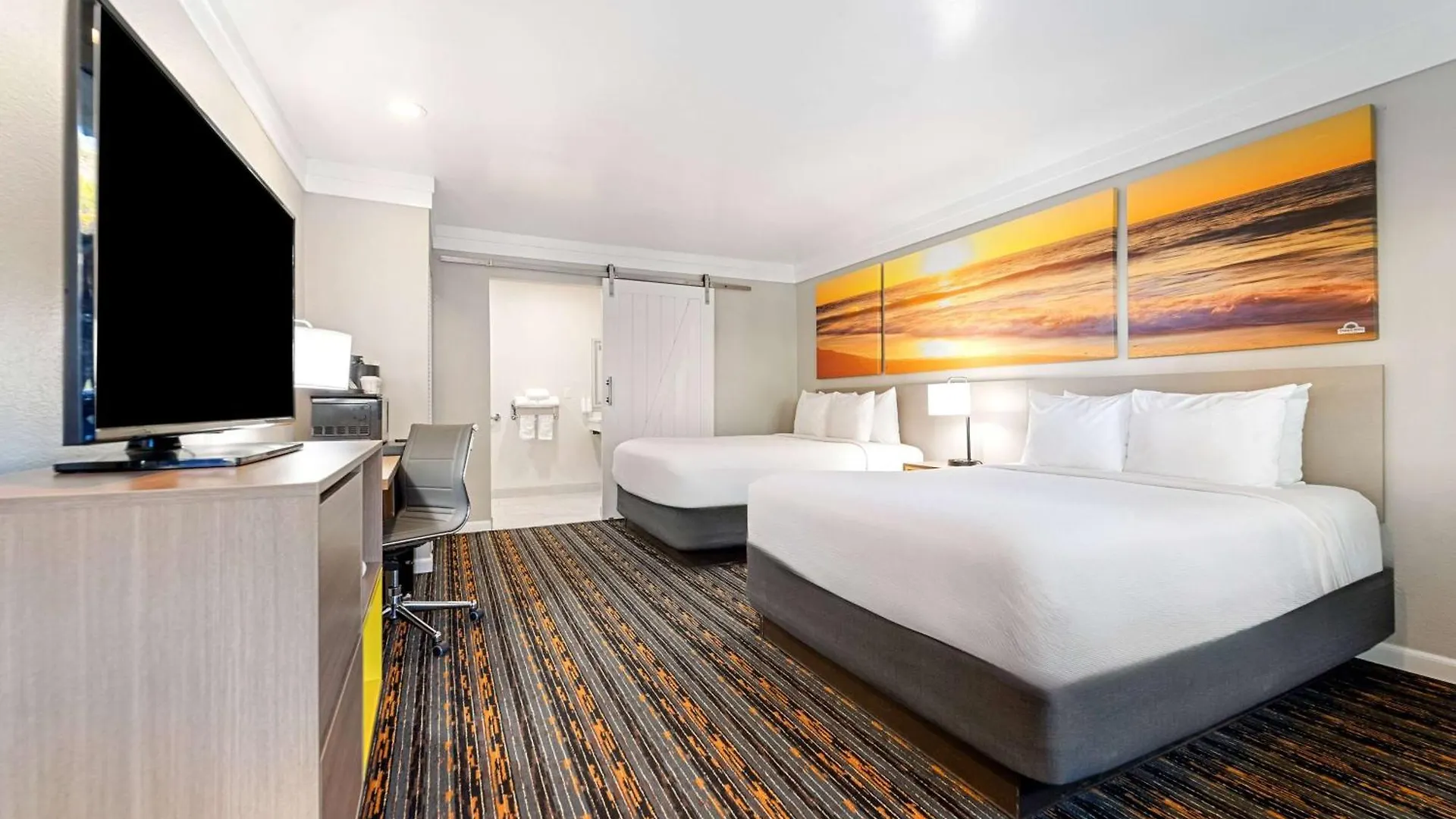 Days By Wyndham Circle 3* San Diego