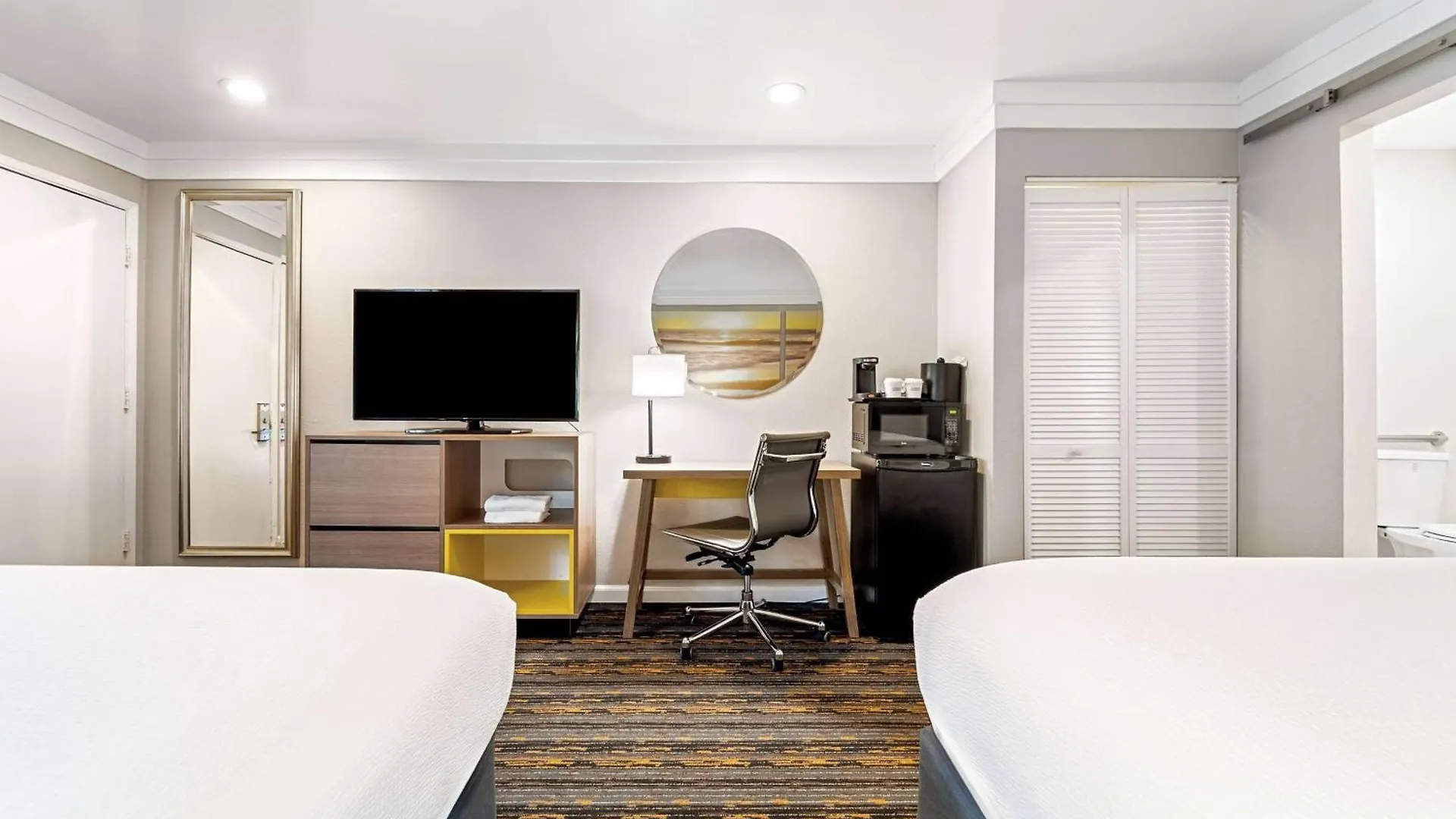 Days By Wyndham Circle San Diego