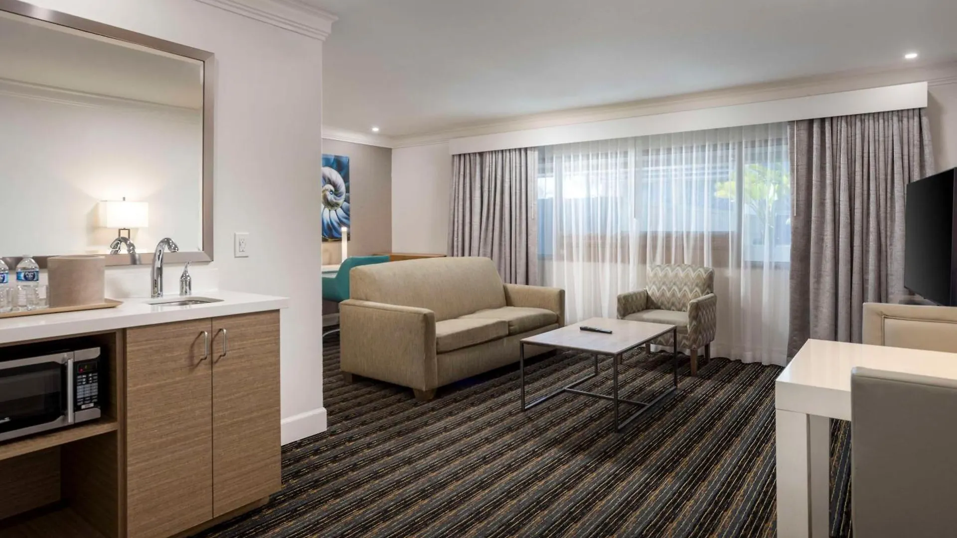 Doubletree By Hilton Bayside