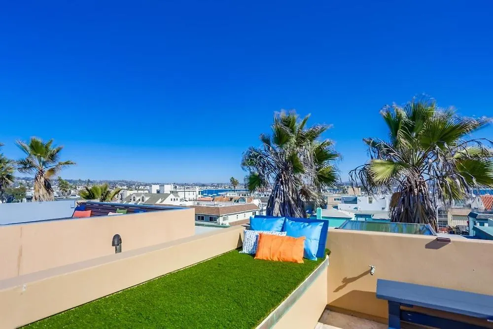 Ocean Breeze 2 Holiday home