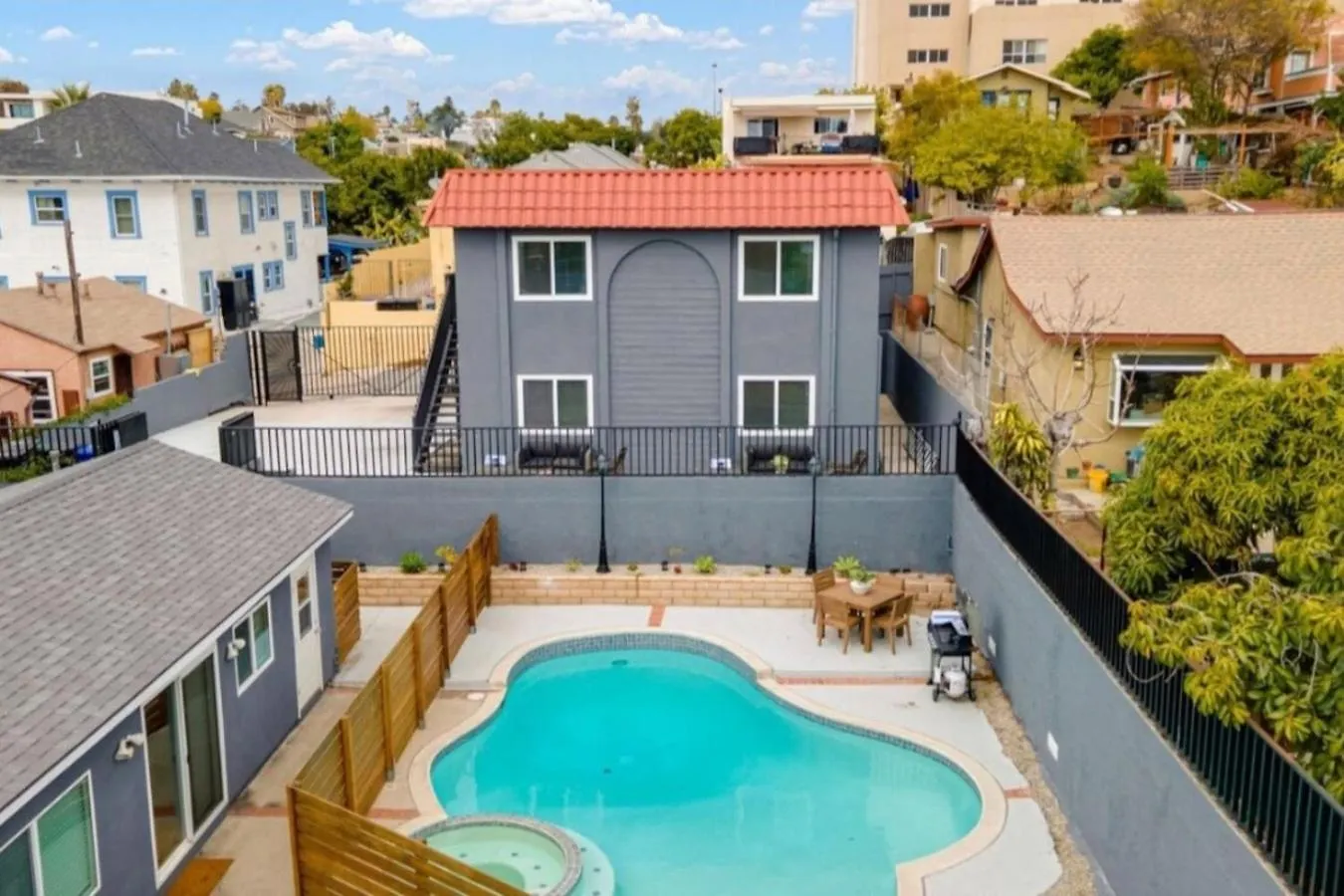 Leyla Pool Min To Downtown Freeways Beaches Apartment