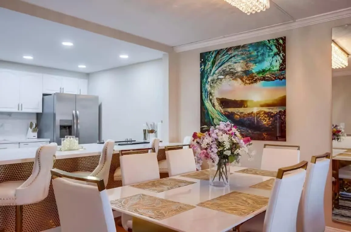 Holiday home Panoramic Ocean Views & Boardwalk Access