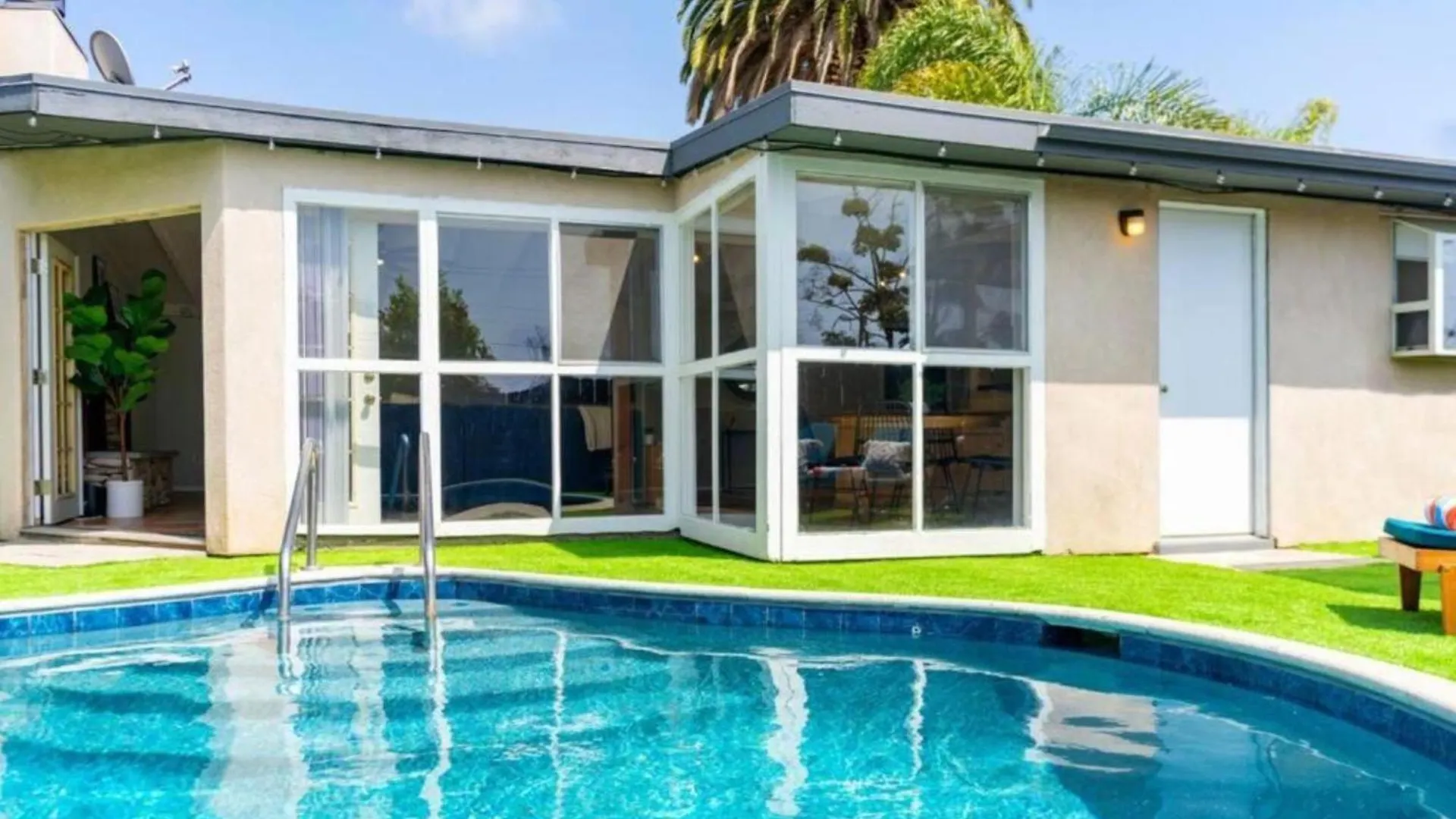 Relax And Play Pool, Hot Tub And Sleeps 16
