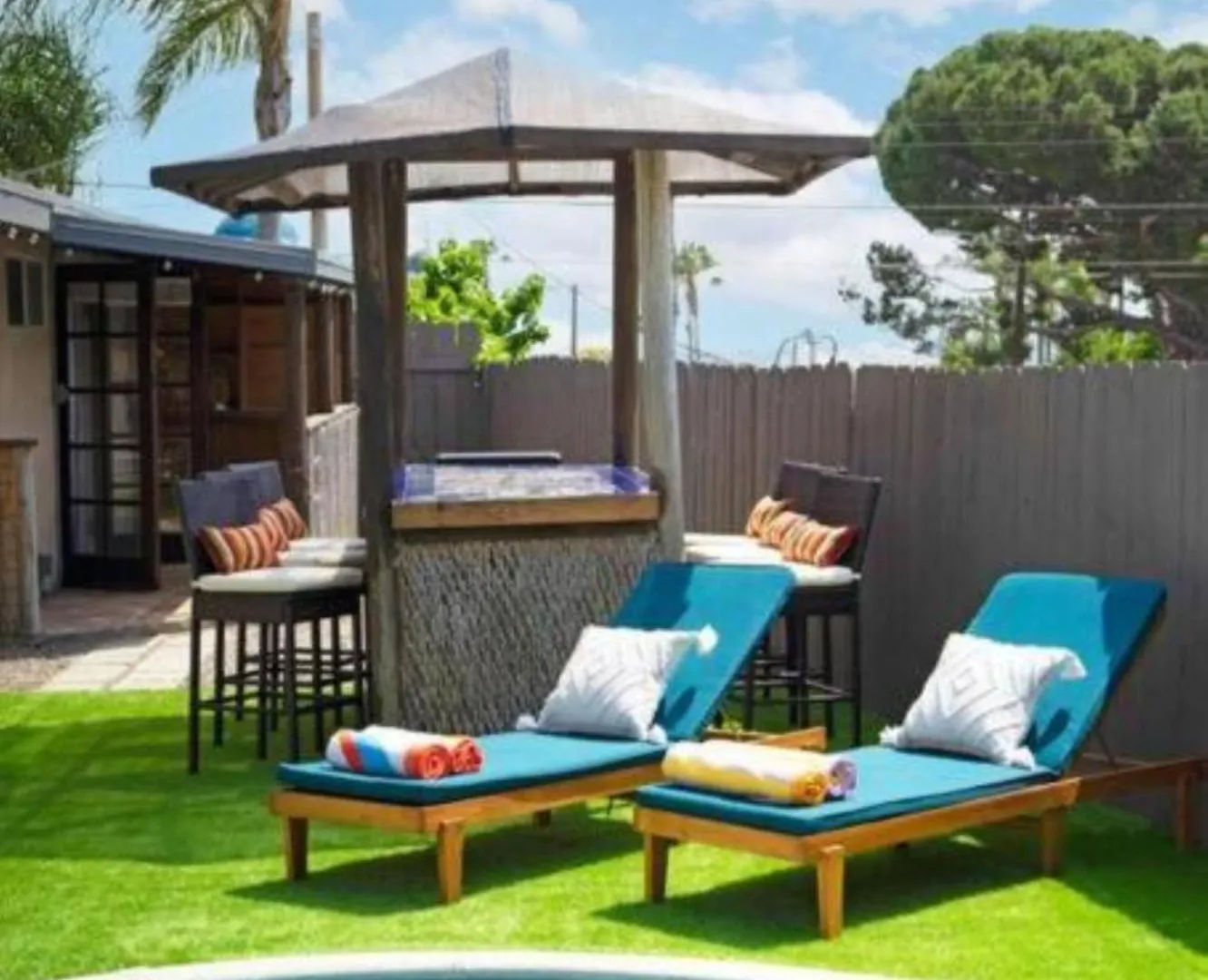 Relax And Play Pool, Hot Tub And Sleeps 16 Lägenhet