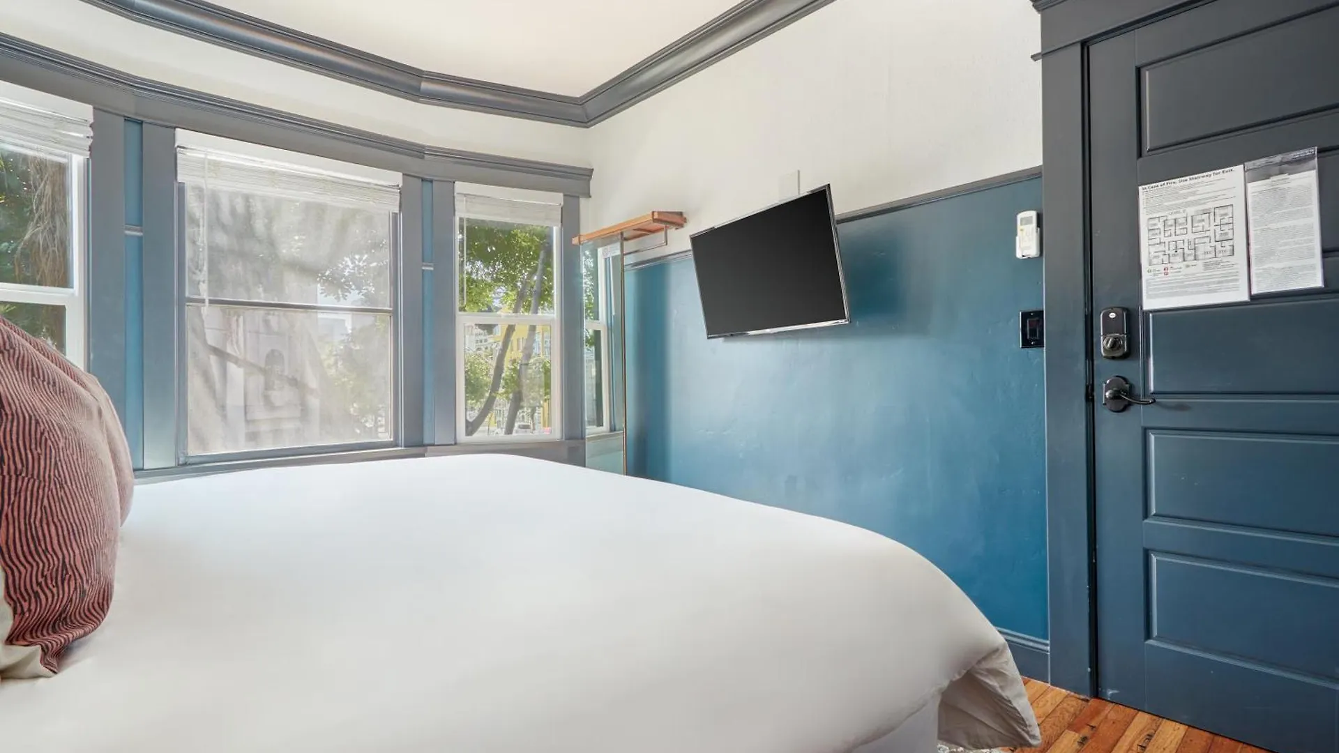 The Davis Downtown 3*