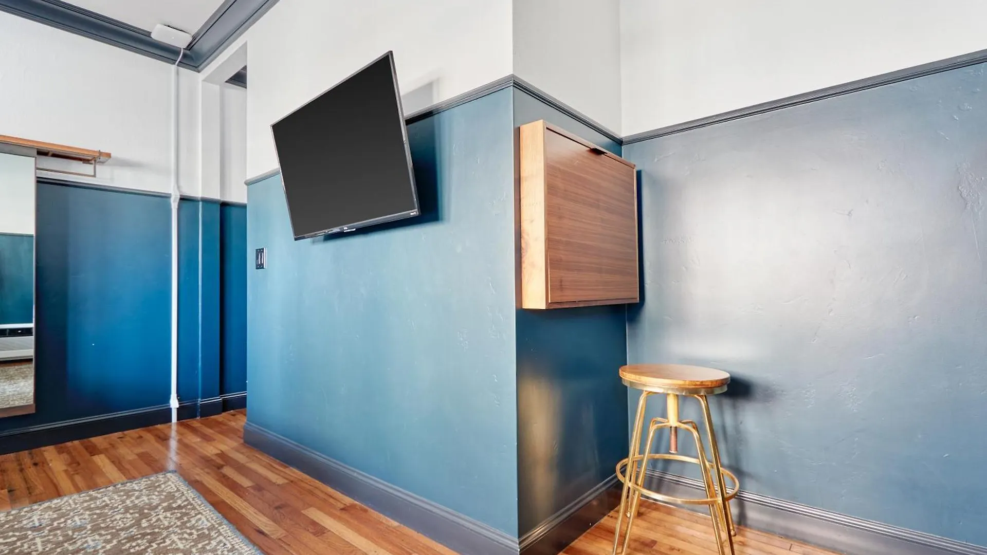 ホテル The Davis Downtown 3*