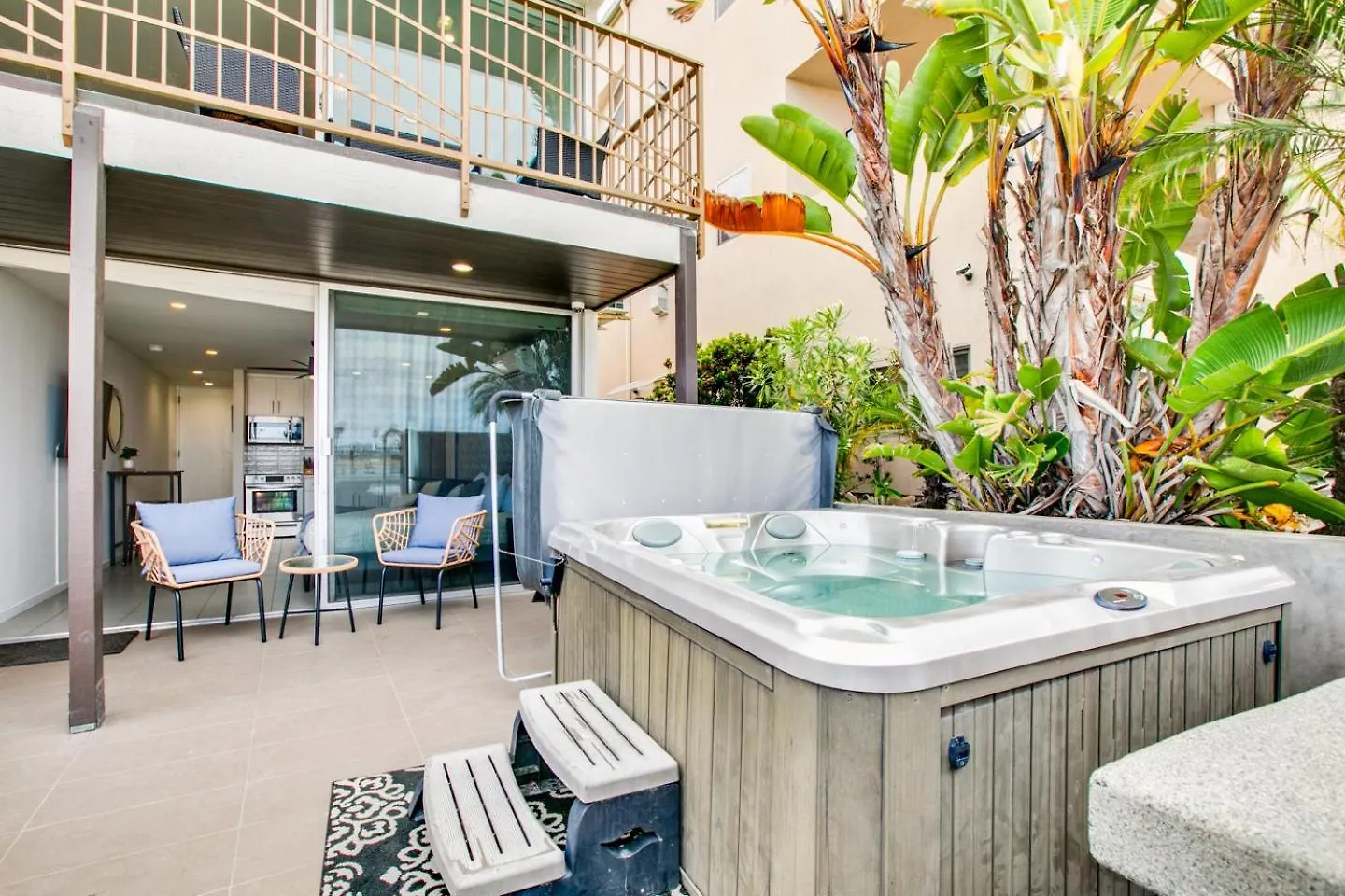 Beachfront Bliss Cozy 1br With Shared Perks