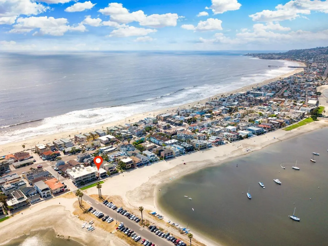 Beachfront Bliss Cozy 1br With Shared Perks