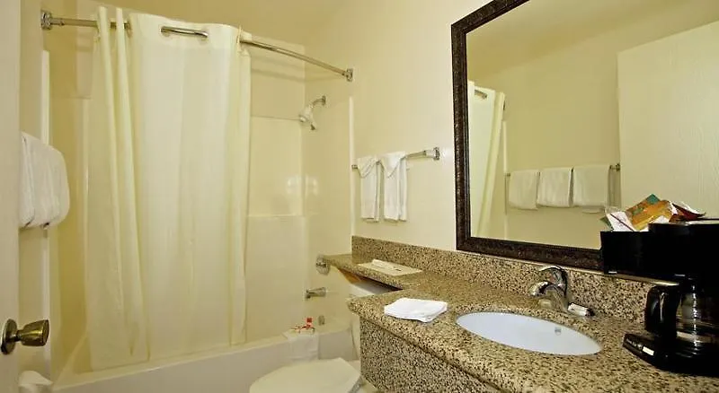 Hotel Super 8 By Wyndham Circle San Diego