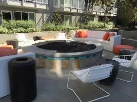 Otel Pelican Furnished Downtown 5*