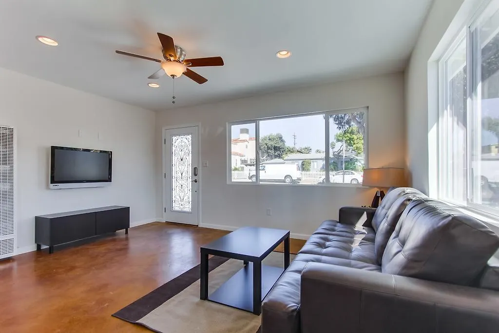 Contemporary Sunset Cliffs Beach