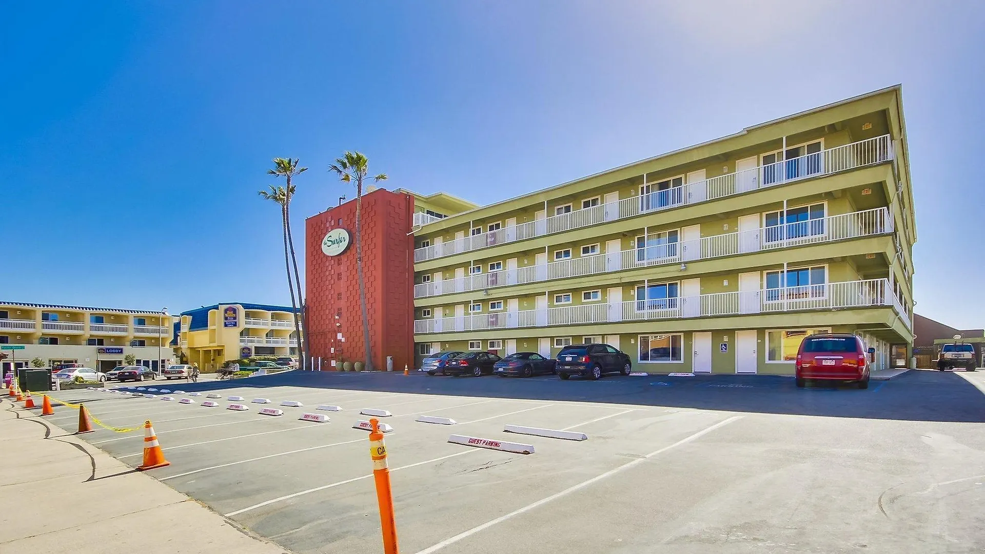 Surfer Hotel