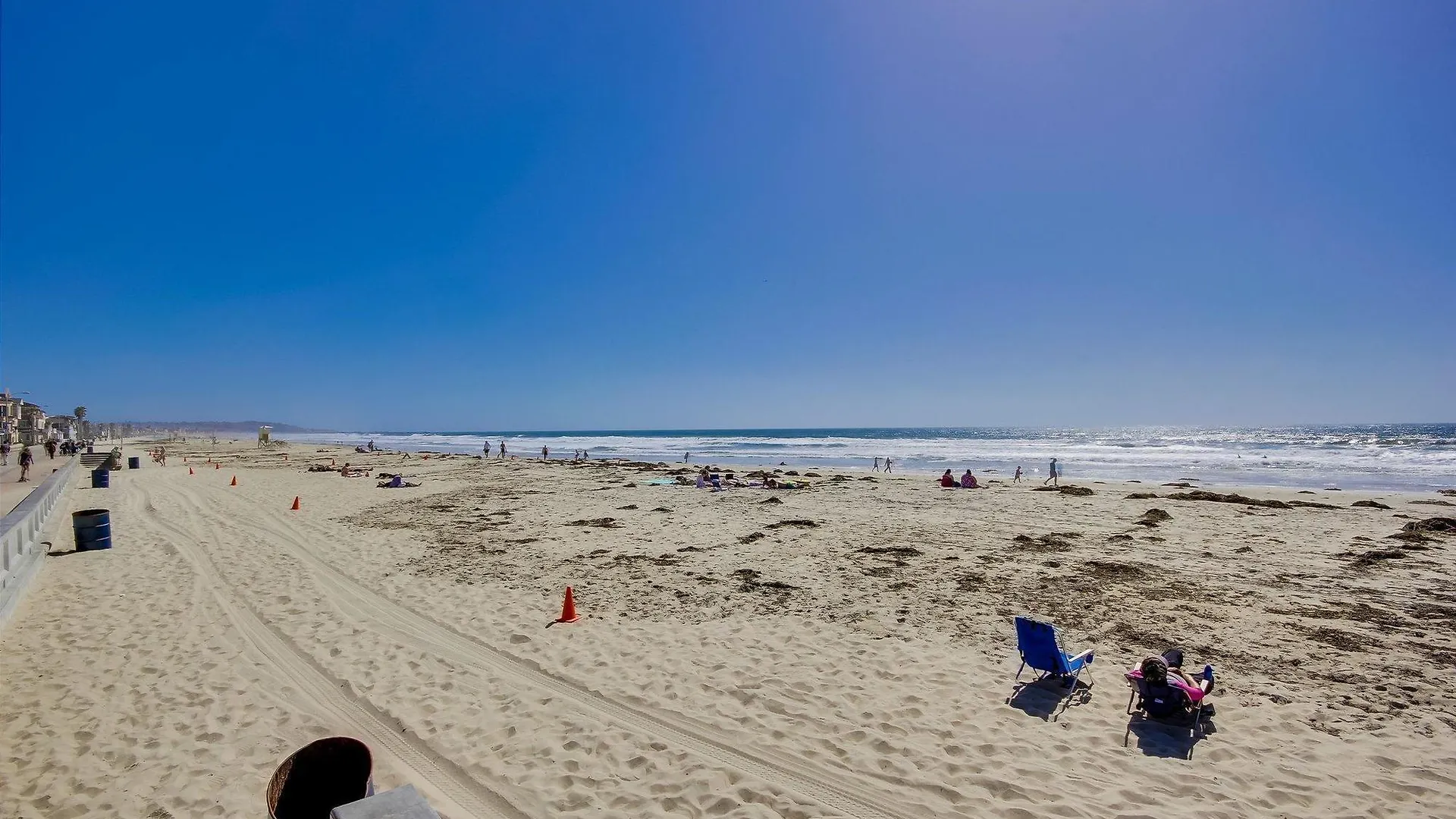 Surfer 3* San Diego