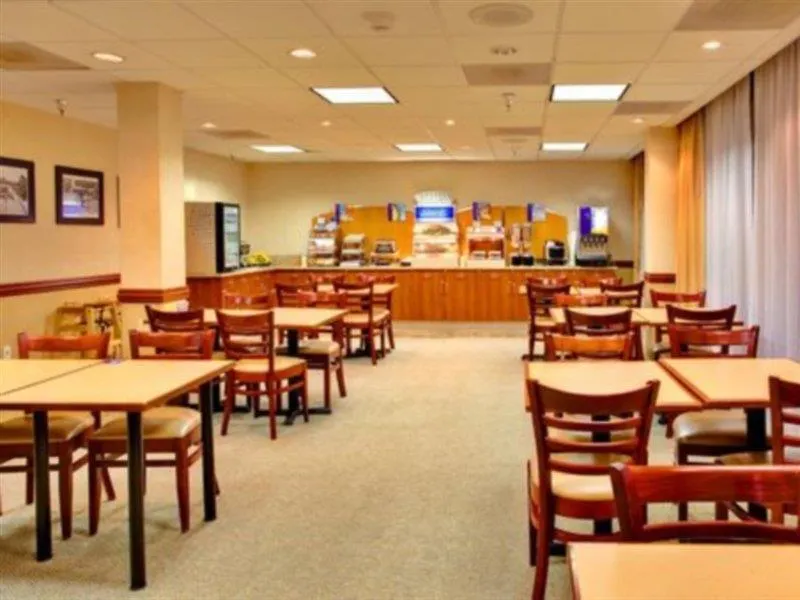Hotel Express - Downtown By Ihg