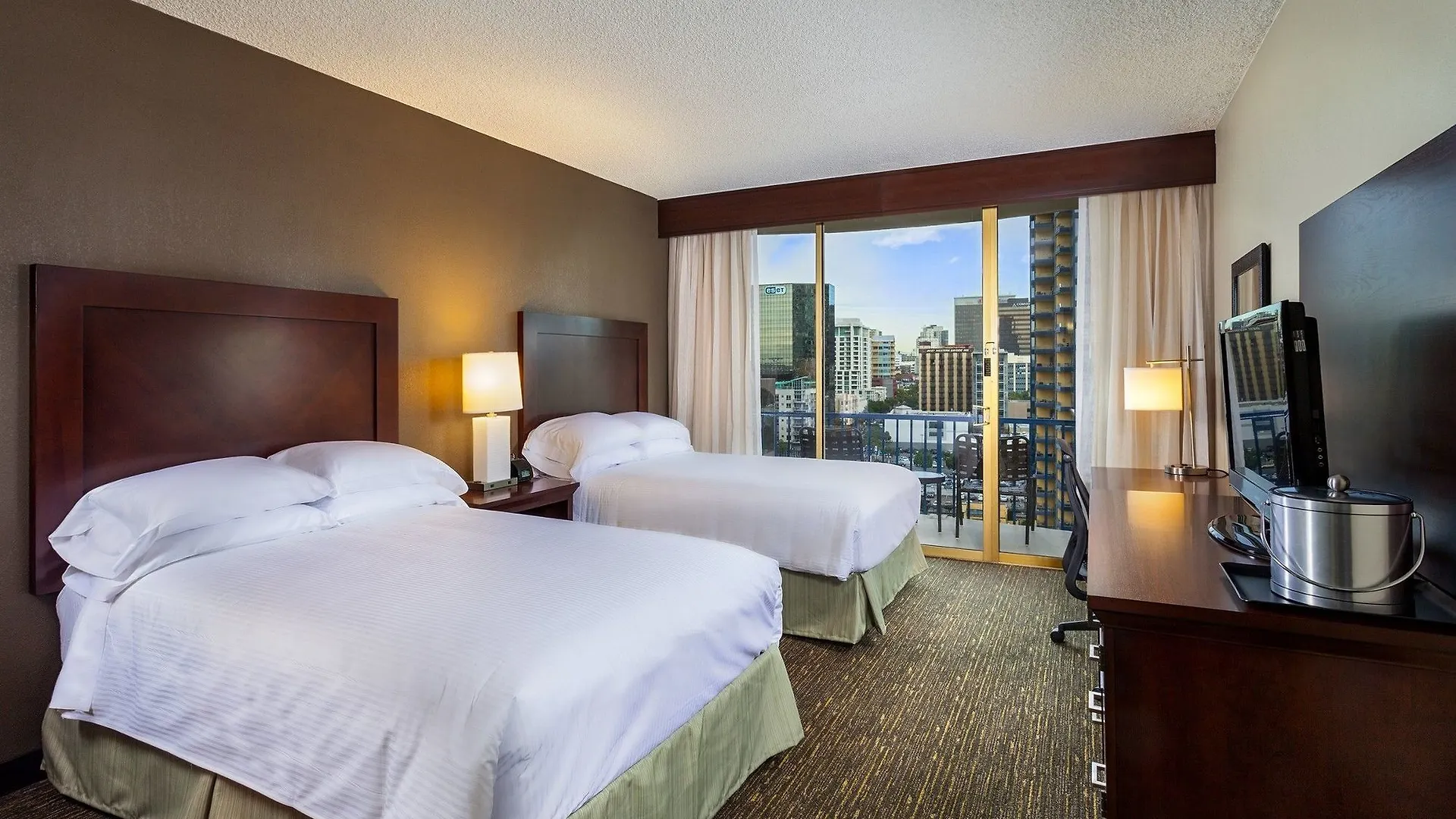 Szálloda Wyndham Bayside 3*