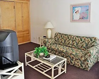 Sand Pebbles Aparthotel 3*