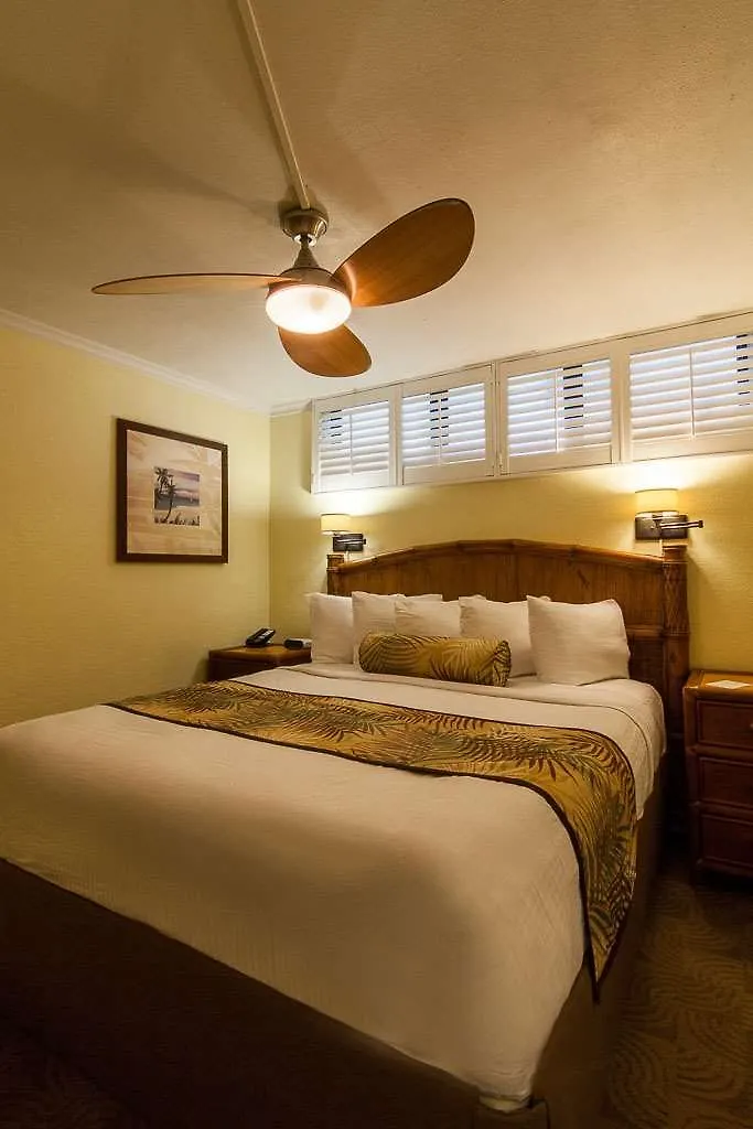 Kona Reef Hotel *