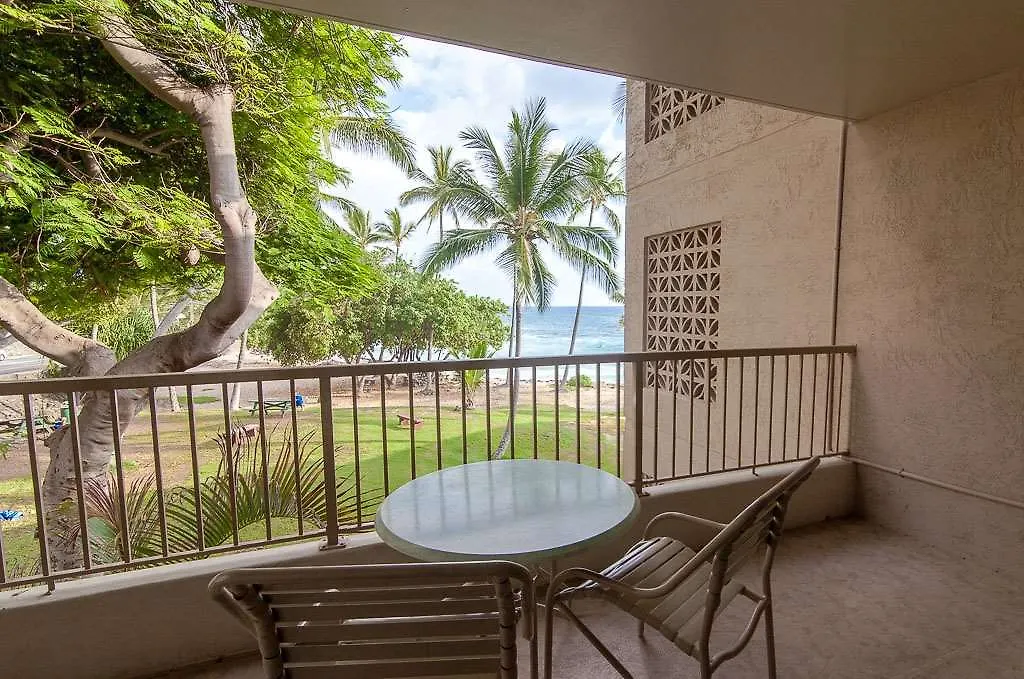 Kona Reef Hotel *