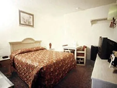 Super 8 By Wyndham Circle San Diego