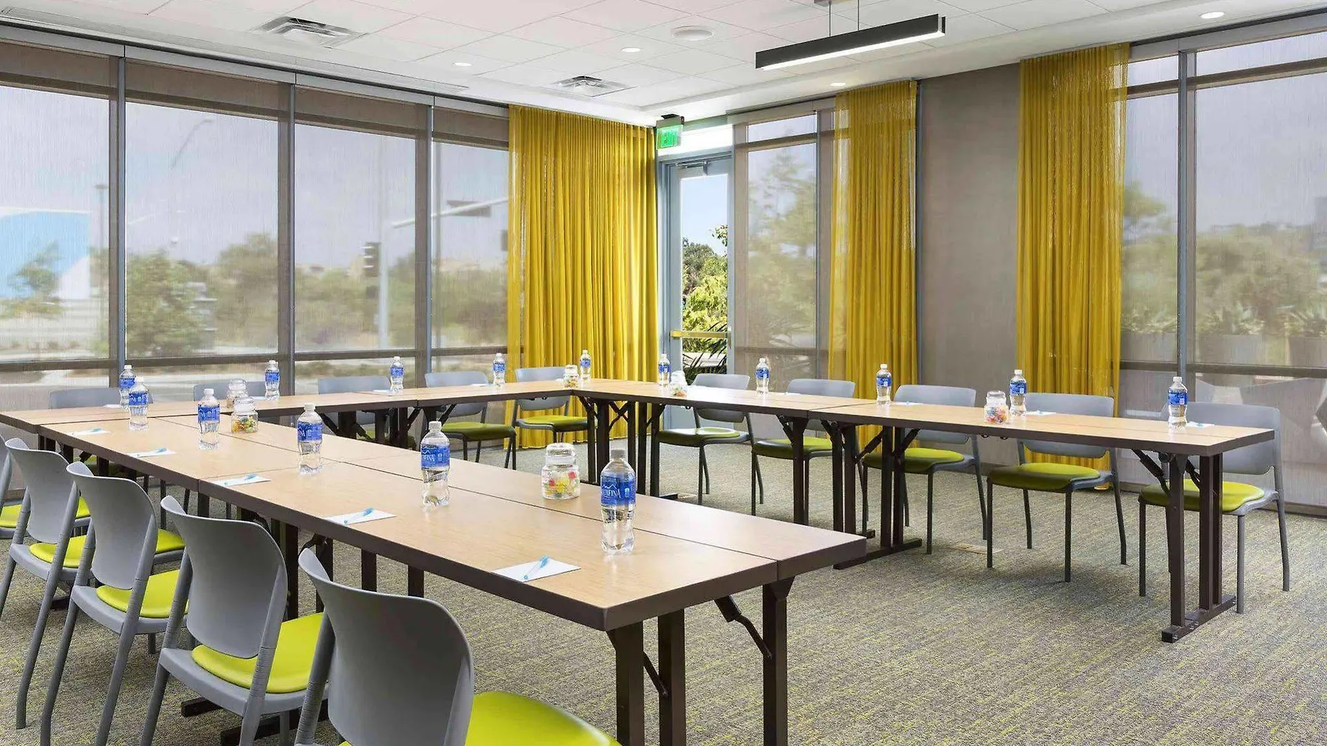 Springhill By Marriott Mission Valley 3*