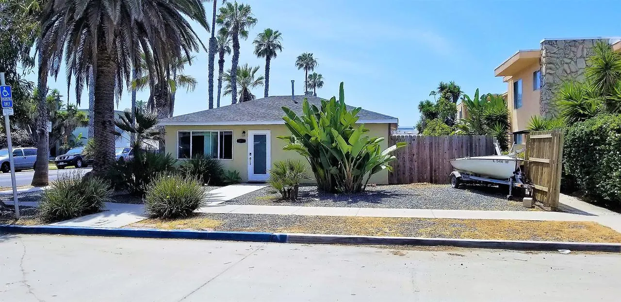 Contemporary Sunset Cliffs Beach *