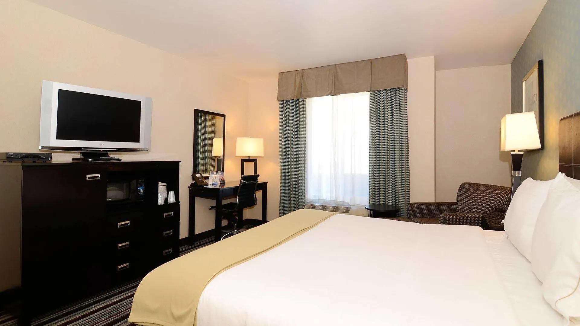 Express Airport-old Town By Ihg Hotel San Diego