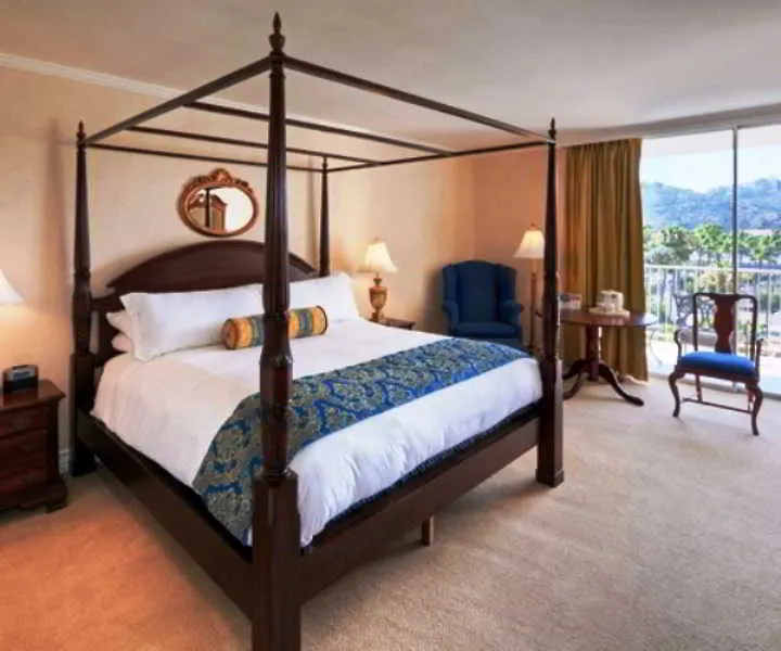 Otel Town And Country 4*