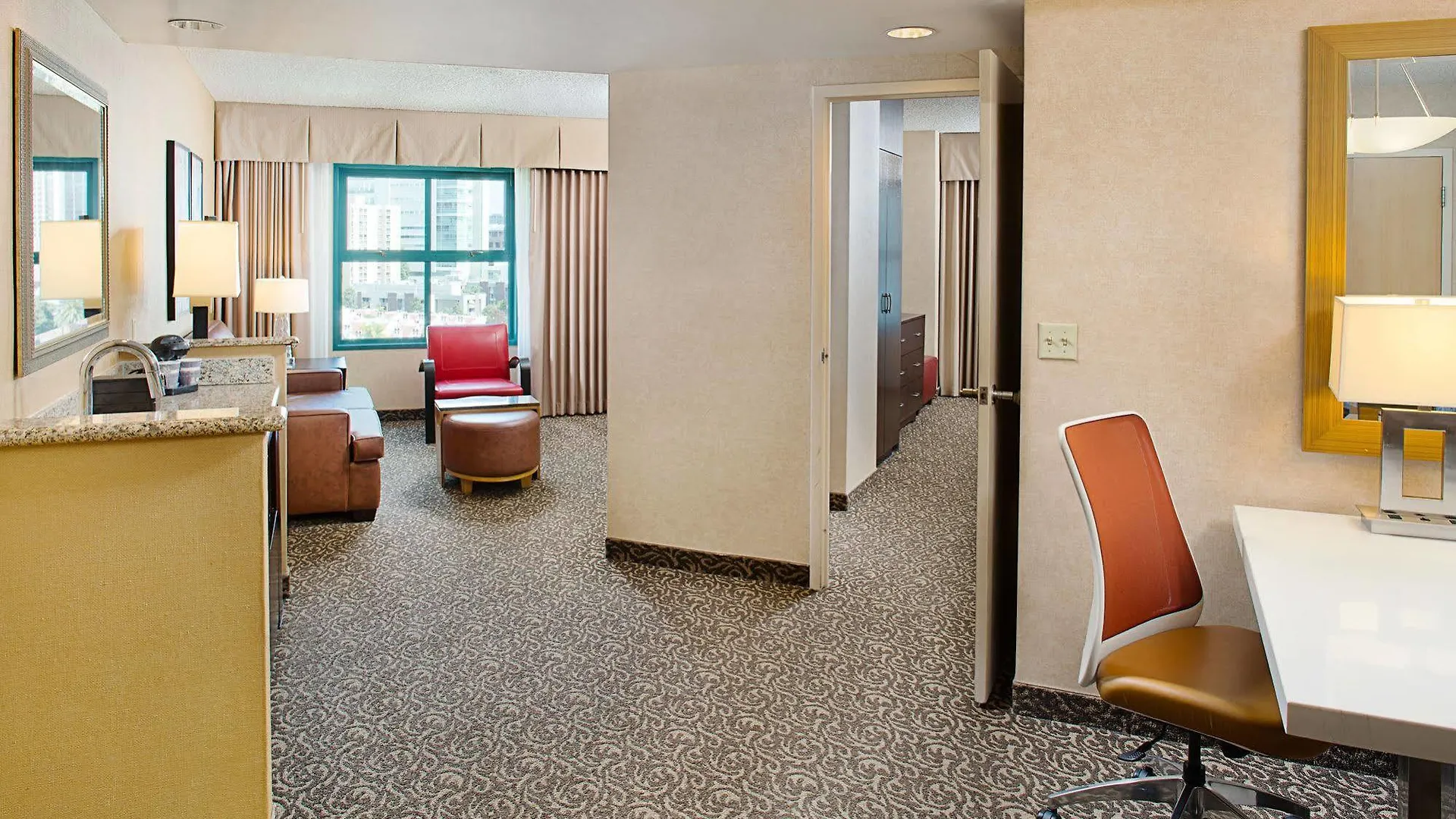Hotel Embassy By Hilton Bay Downtown