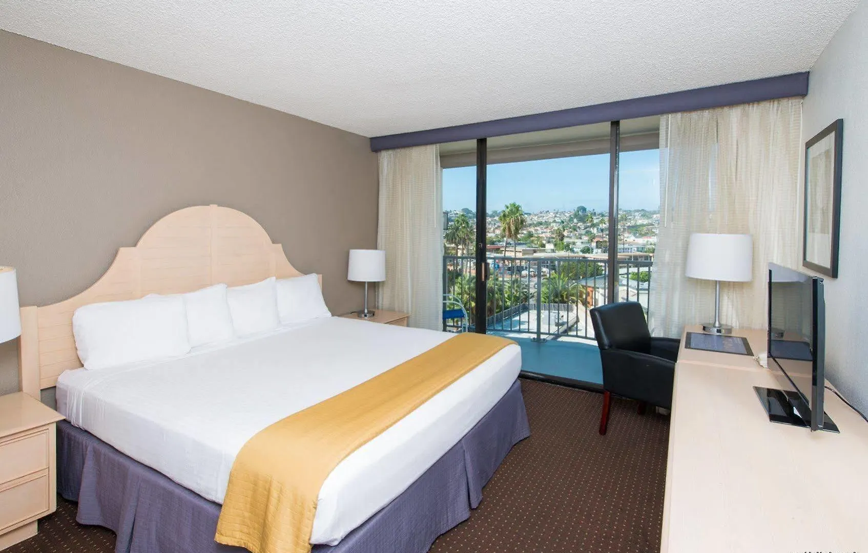 Western Yacht Harbor Hotel 3*