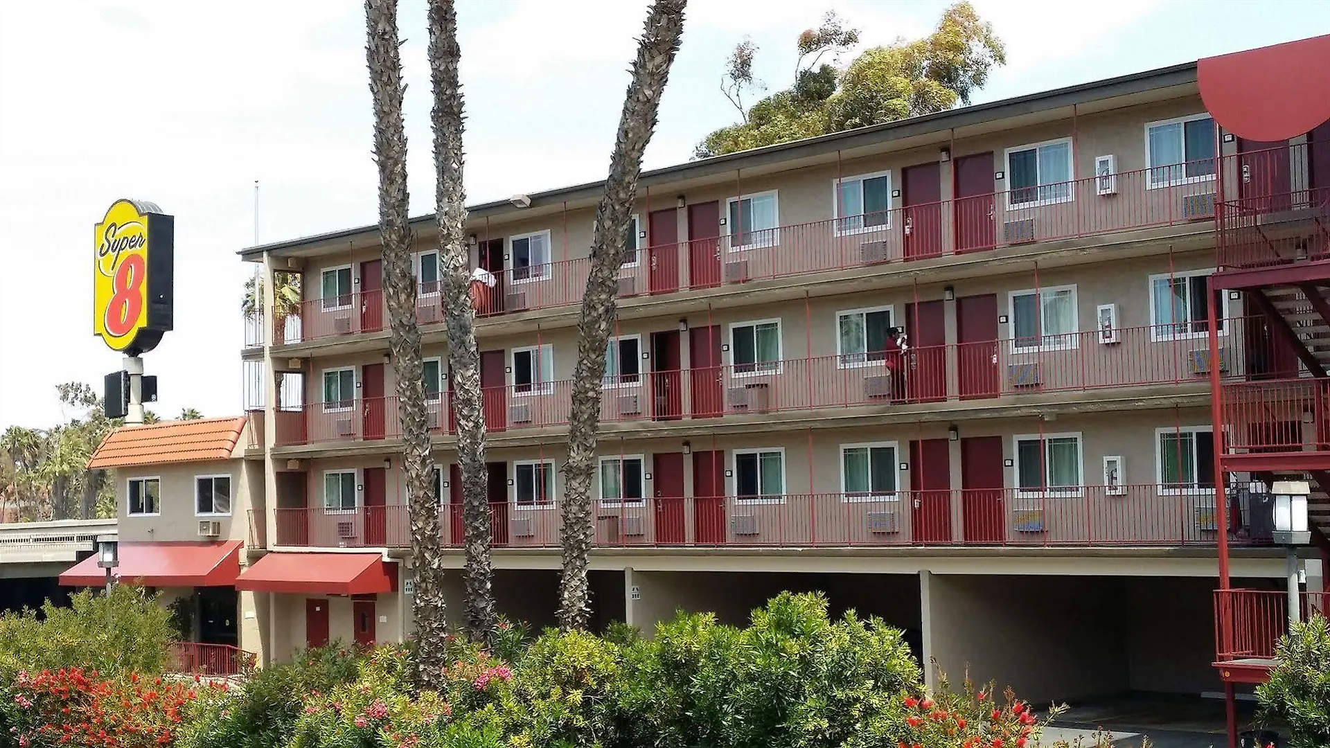 Hotel Super 8 By Wyndham Circle San Diego