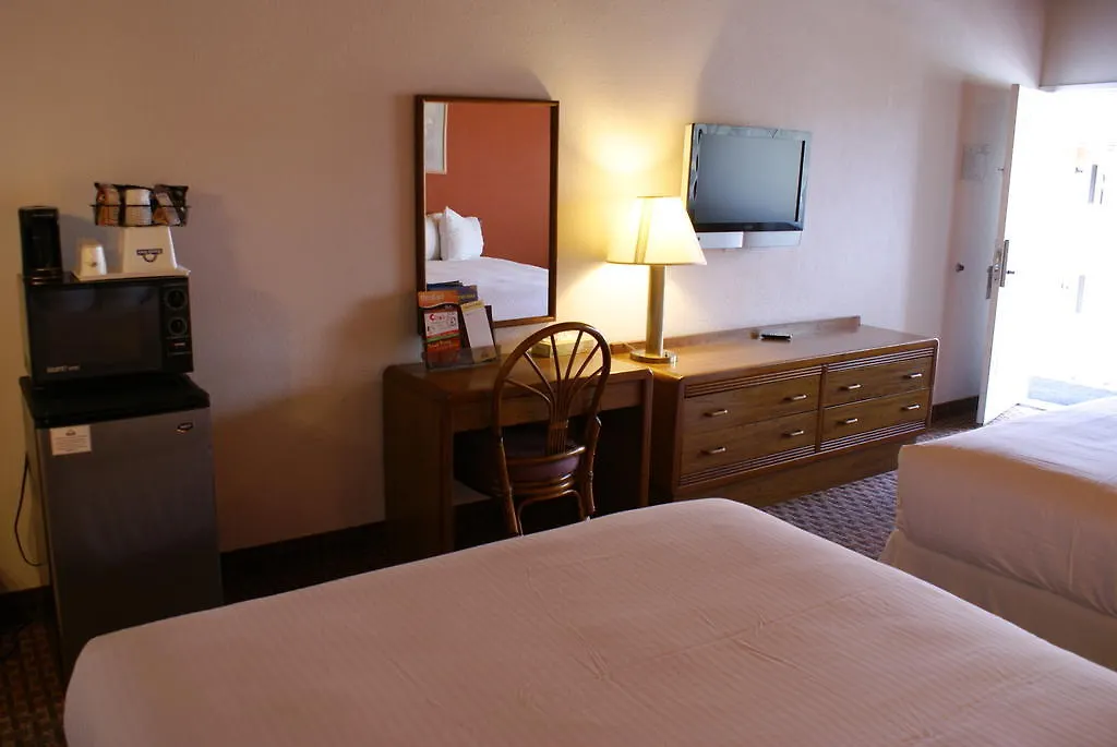 Days Harbor View Hotel