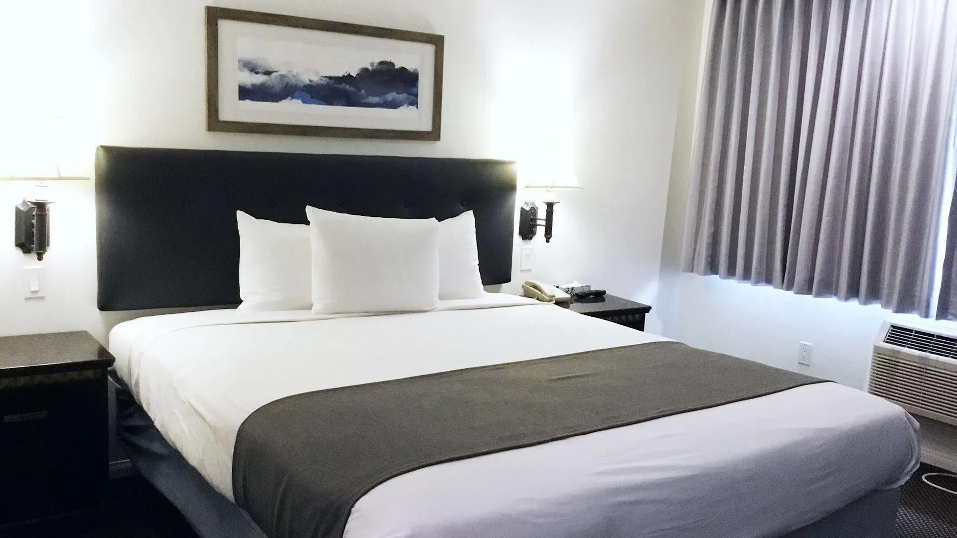 Motel Downtown 2*