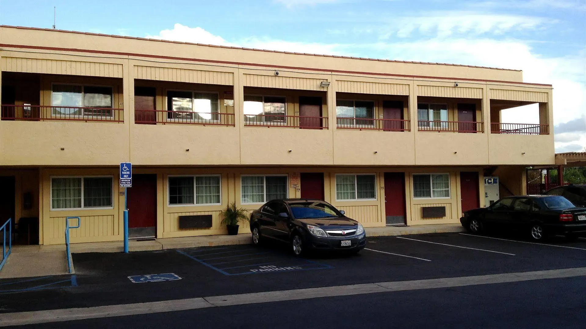 Harvey's Sdsu La Mesa 2*