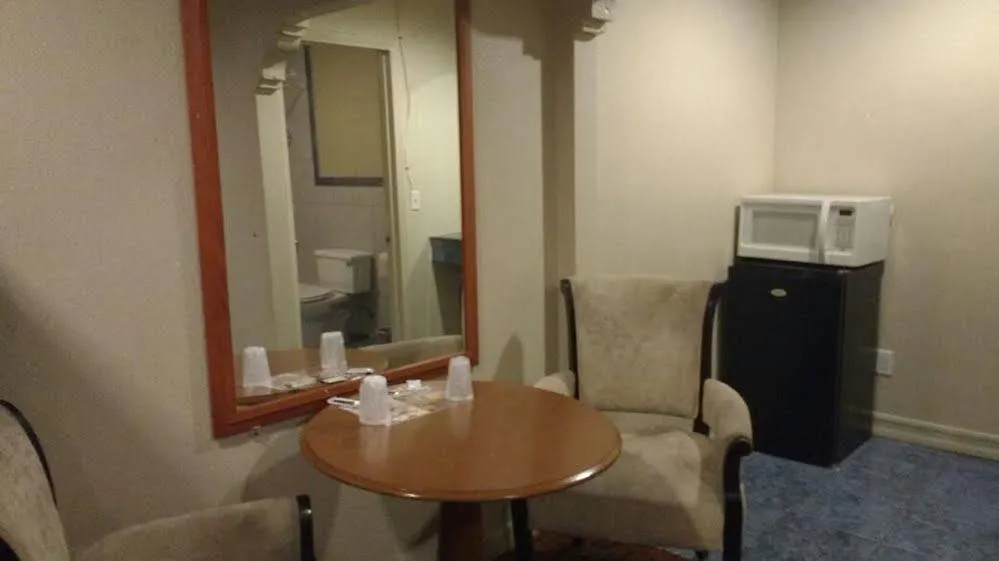 La Petite Rouge Hotel San Diego