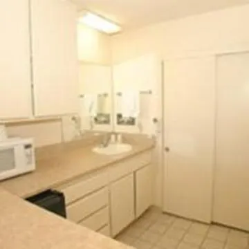 California Hotel 2*
