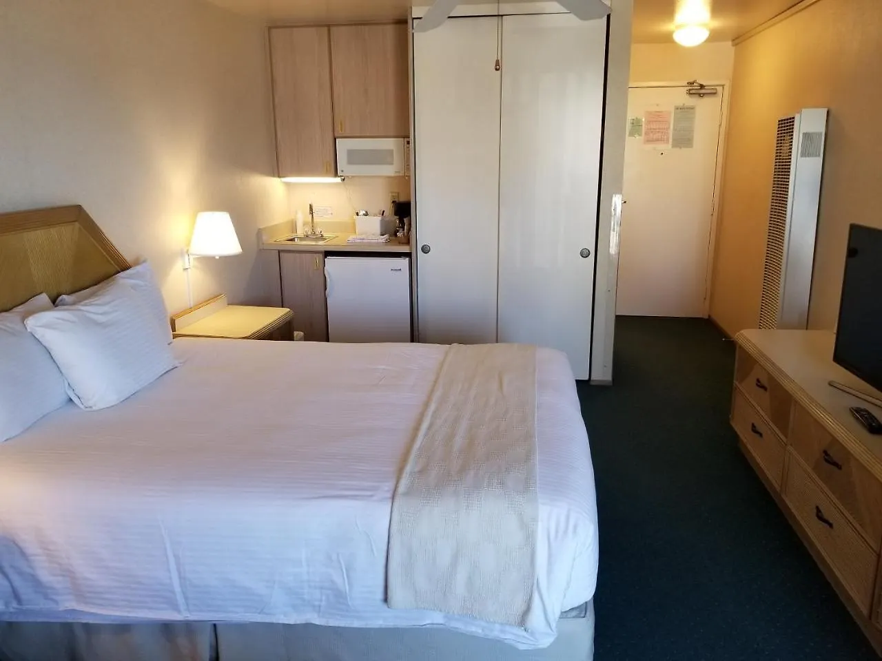 Hotell The 3*