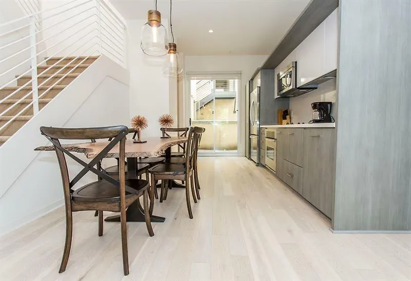 Vibrant 2br In Downtown Sd By Sonder Daire
