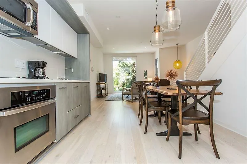 Vibrant 2br In Downtown Sd By Sonder Daire