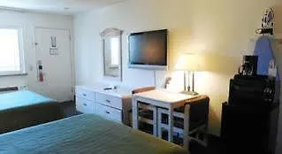 Super 8 By Wyndham Circle Hotel