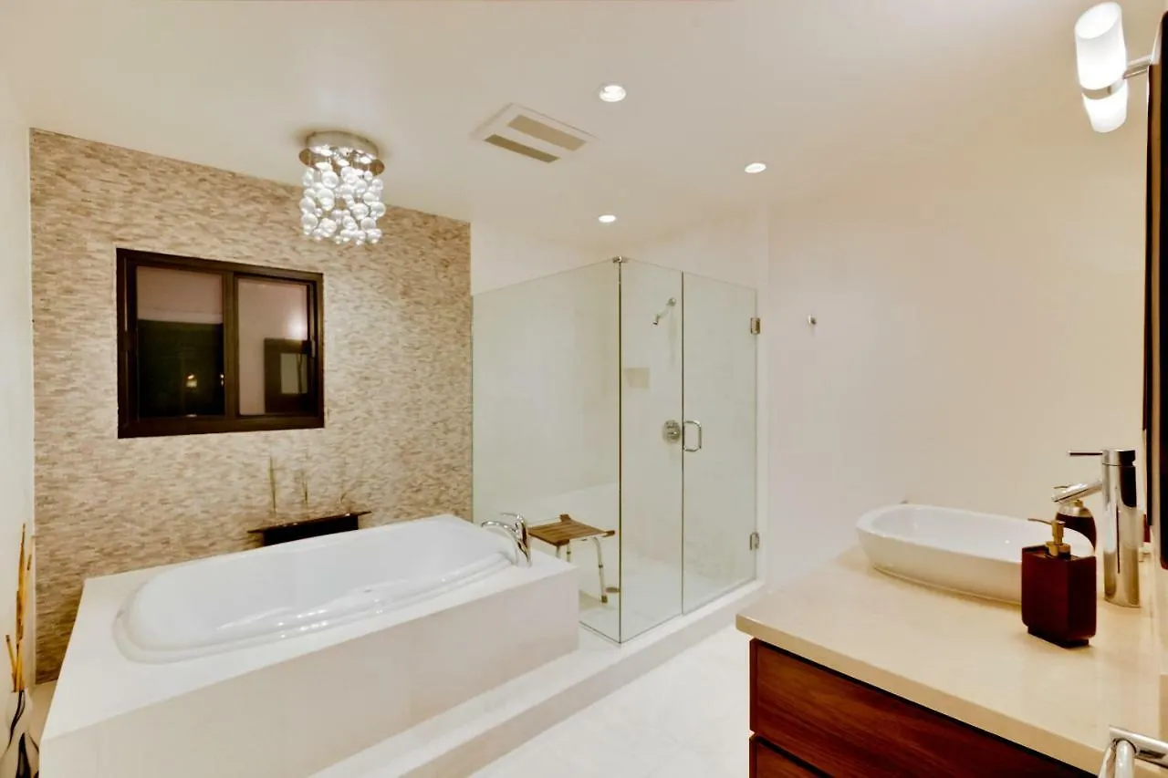 度假居 Incredible Hilltop Luxury Bay View Retreat