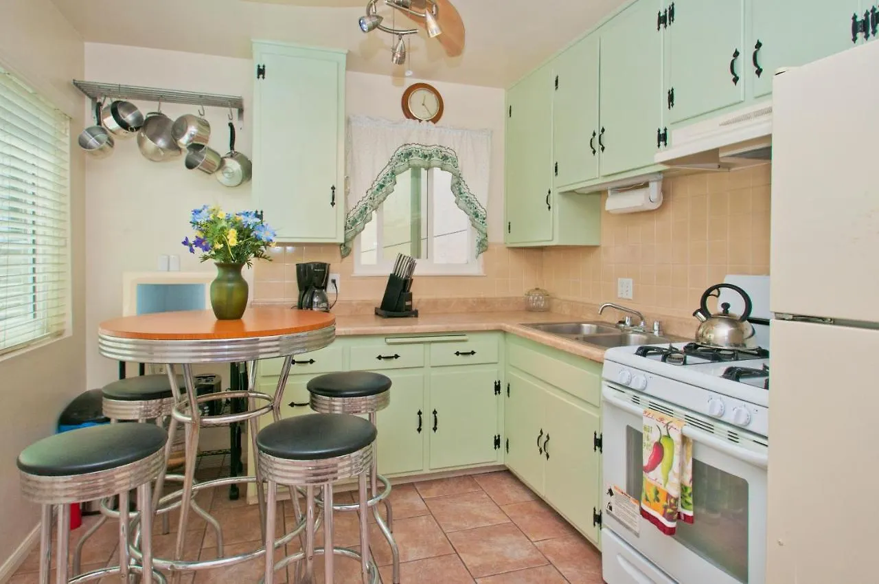 Rosewitha's Beach Hideaway Semesterbostad *